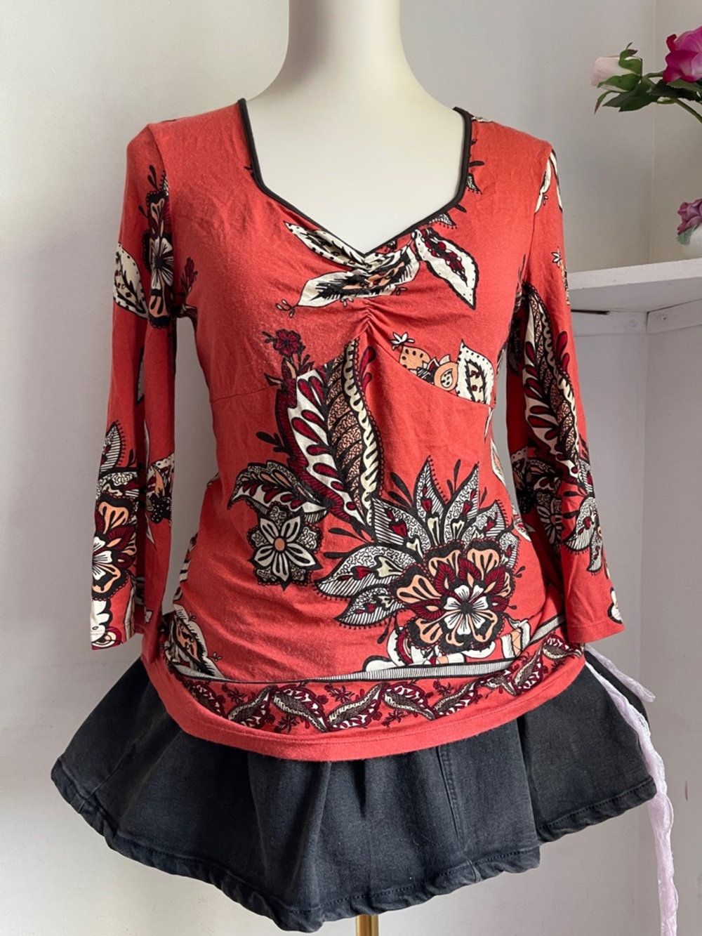 Women’s Floral V-Neck Top - Red